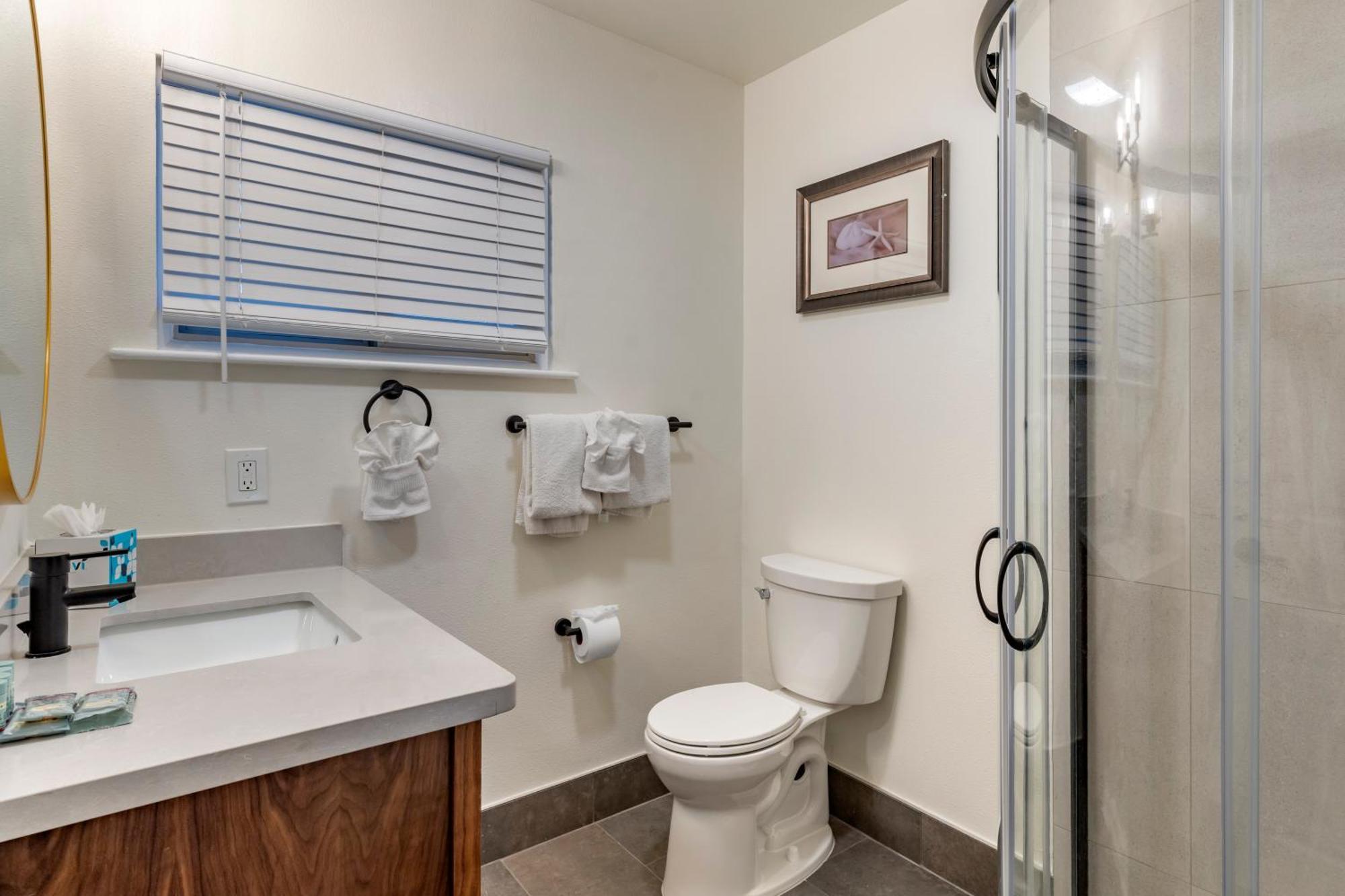 Best Western Carmel'S Town House Lodge Exterior photo